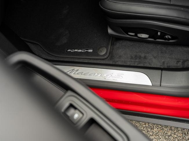 PORSCHE Macan Photo 24
