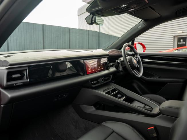PORSCHE Macan Photo 3