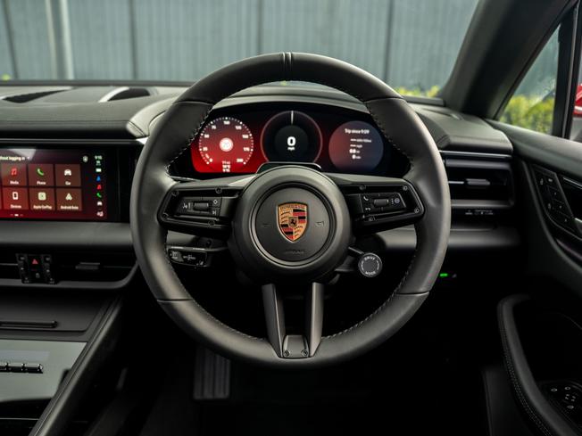 PORSCHE Macan Photo 9