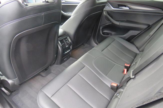 BMW X4 Photo 16