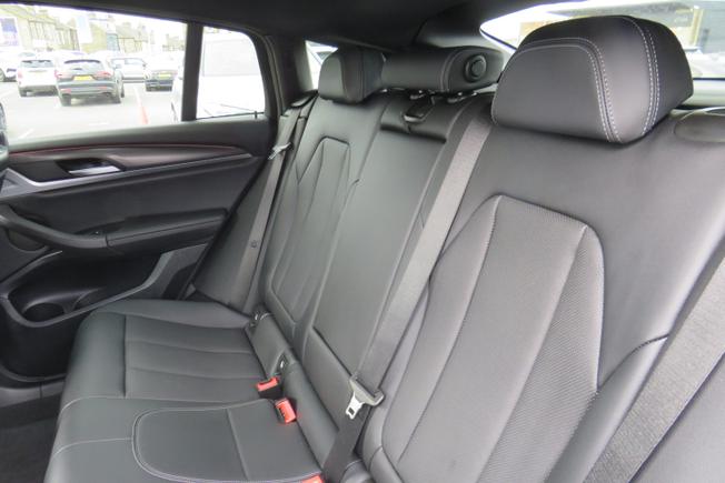 BMW X4 Photo 17