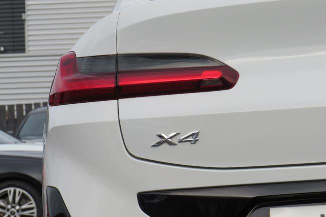 BMW X4 Photo 40