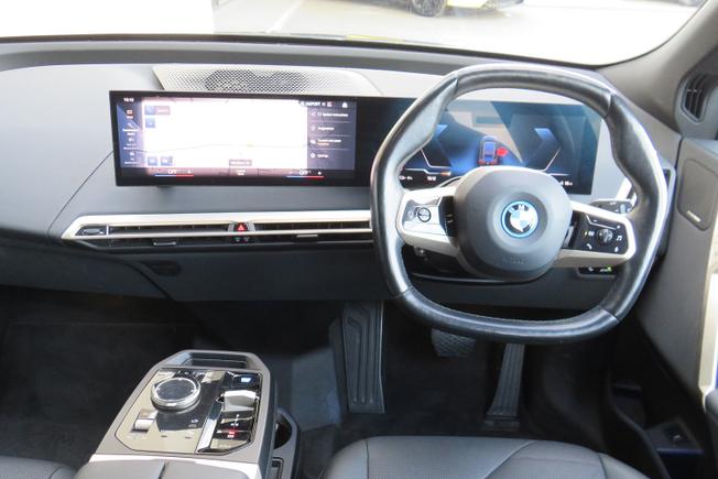 BMW Ix Photo 18