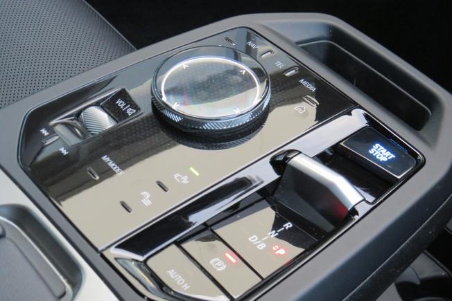 BMW Ix Photo 22