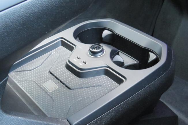 BMW Ix Photo 23