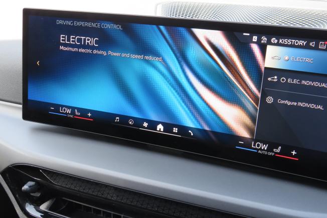BMW 3 Series Photo 16