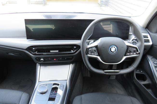 BMW 3 Series Photo 35