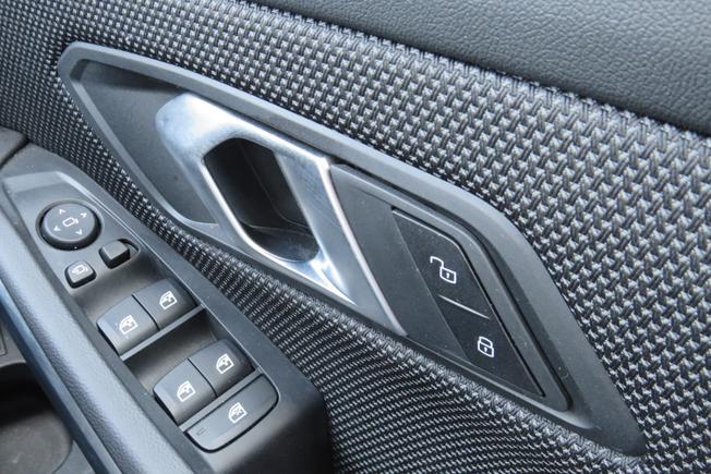 BMW 3 Series Photo 6