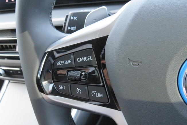 BMW 3 Series Photo 8