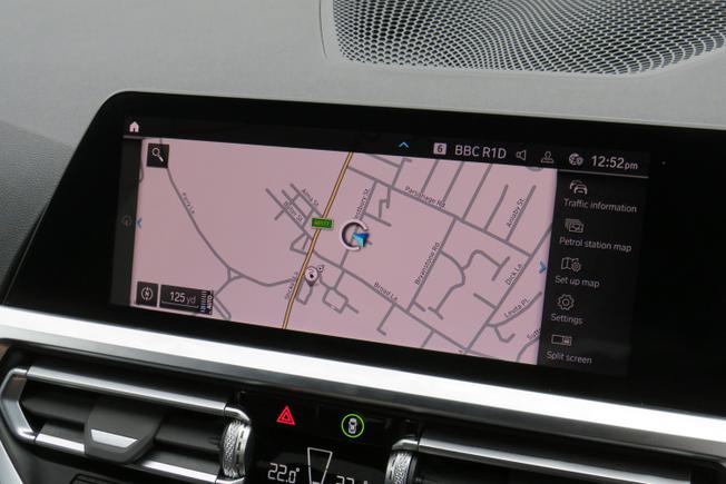 BMW 3 Series Photo 11
