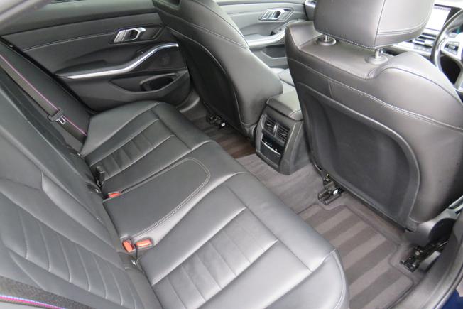 BMW 3 Series Photo 23
