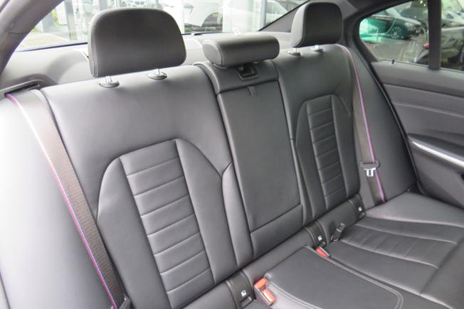 BMW 3 Series Photo 25