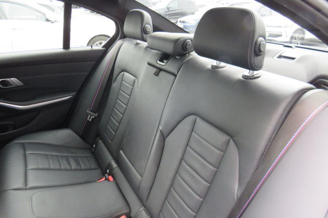 BMW 3 Series Photo 31