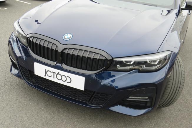 BMW 3 Series Photo 36