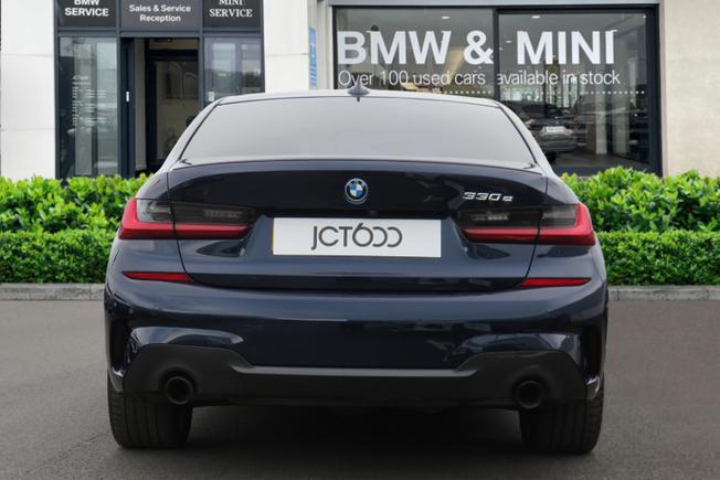 BMW 3 Series Photo 5