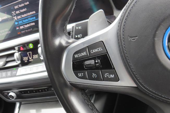 BMW 3 Series Photo 8