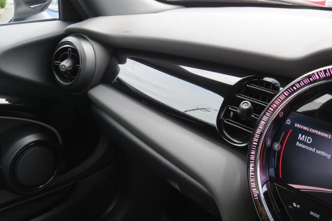 MINI Hatch Photo 32