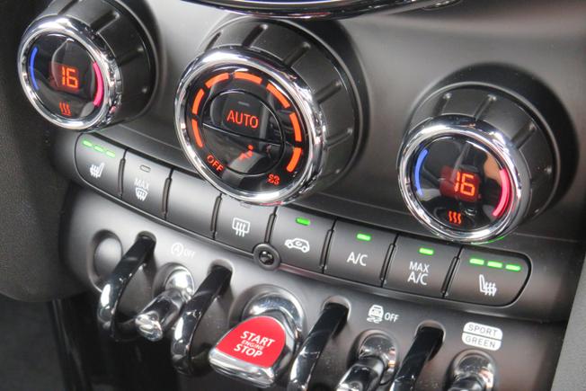 MINI Hatch Photo 34