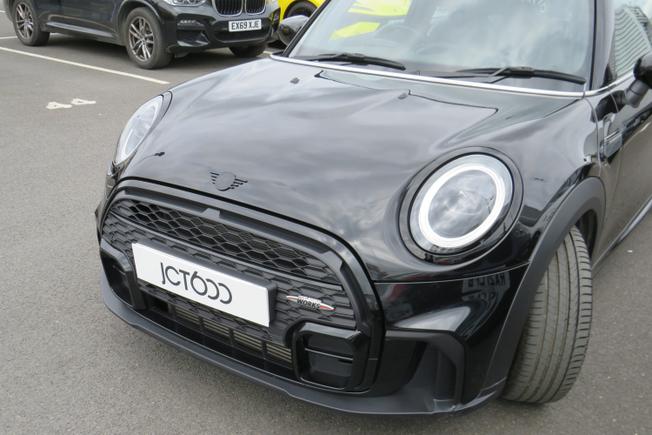 MINI Hatch Photo 8