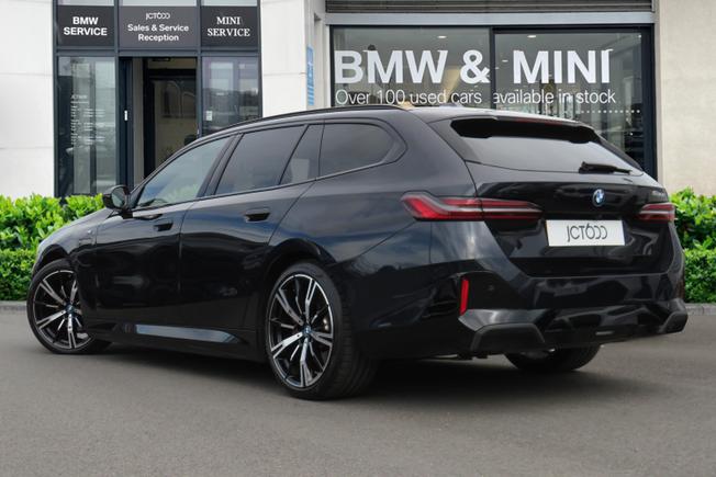 BMW 5 Series Photo 2