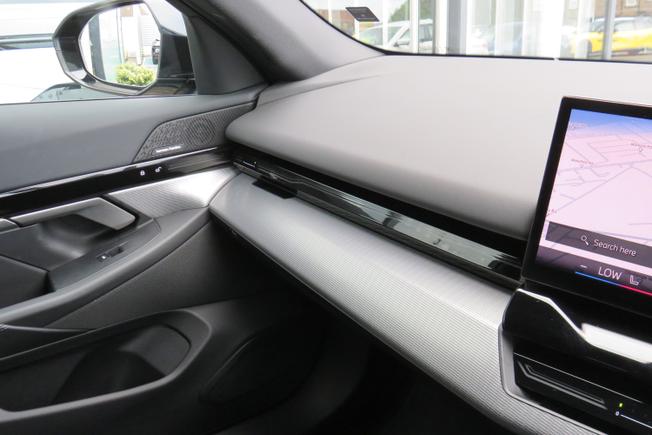 BMW 5 Series Photo 32