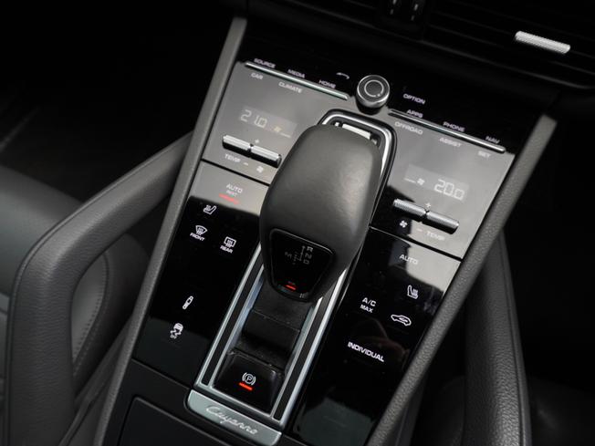 PORSCHE Cayenne Photo 34