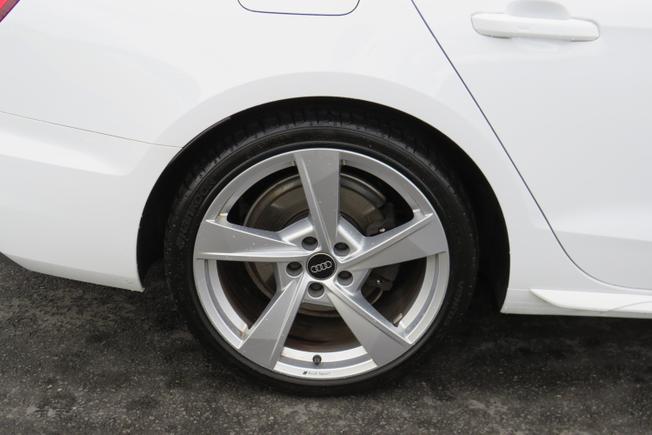 AUDI A4 Avant Photo 10