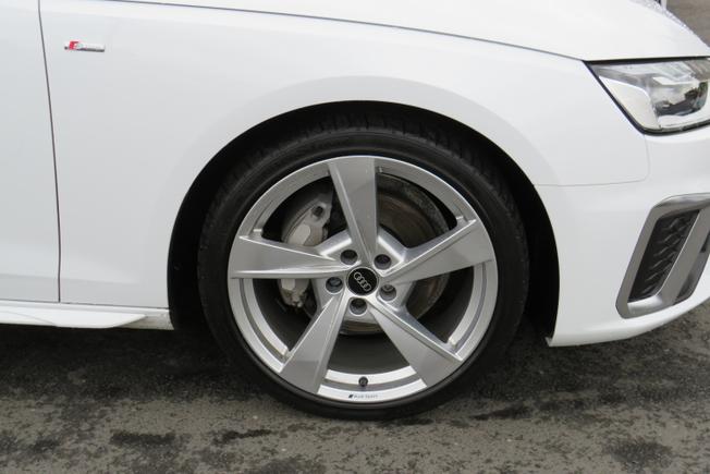 AUDI A4 Avant Photo 11