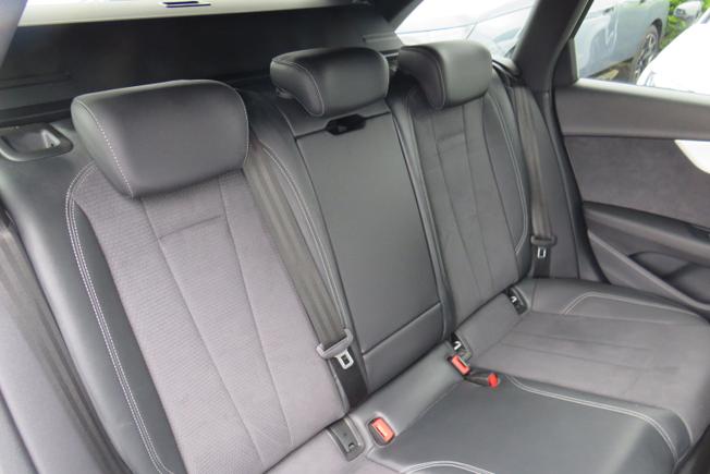 AUDI A4 Avant Photo 19