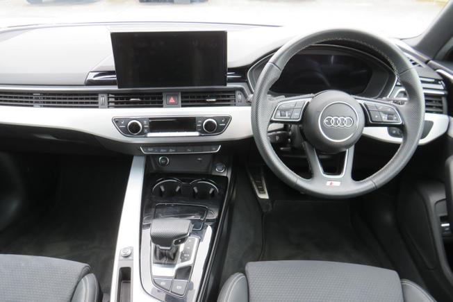 AUDI A4 Avant Photo 21