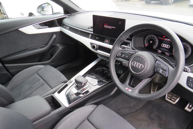 AUDI A4 Avant Photo 23