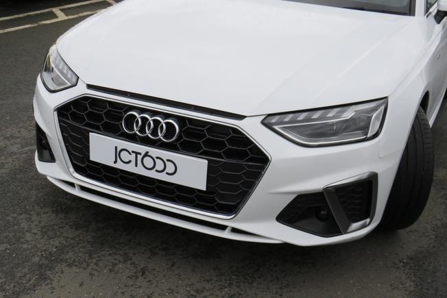 AUDI A4 Avant Photo 8