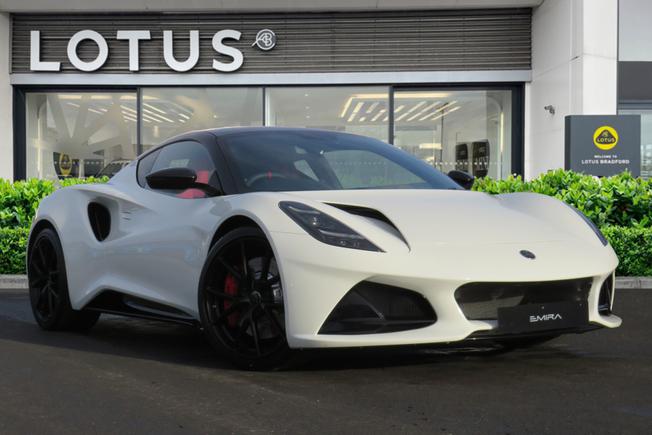 LOTUS Emira Photo 1
