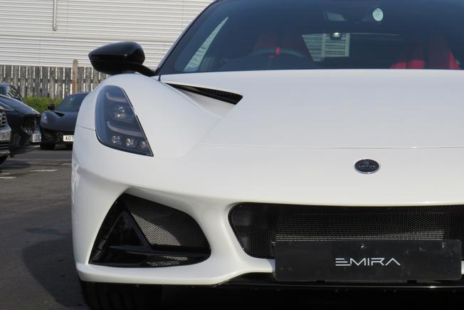LOTUS Emira Photo 15