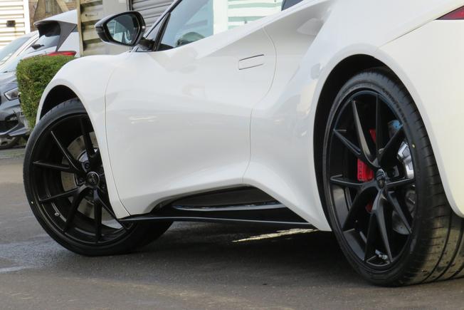 LOTUS Emira Photo 19