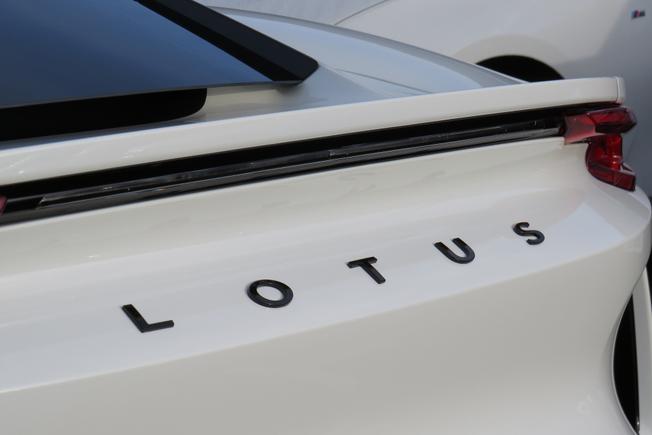 LOTUS Emira Photo 20