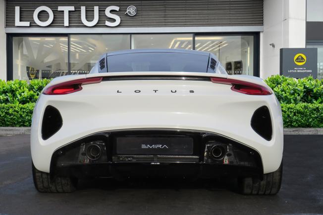 LOTUS Emira Photo 6