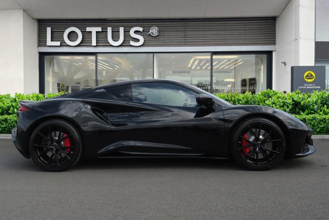 LOTUS Emira Photo 10