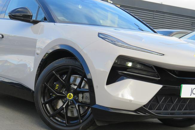 LOTUS Eletre Photo 11