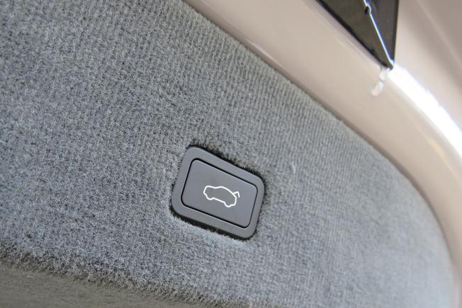 LOTUS Eletre Photo 20