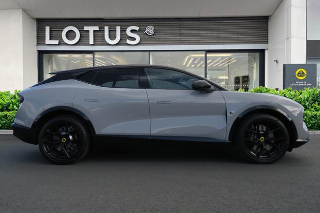 LOTUS Eletre Photo 9