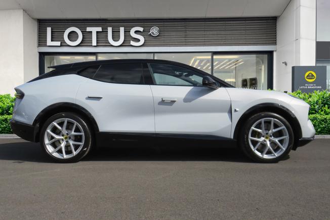LOTUS Eletre Photo 10