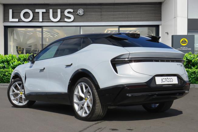 LOTUS Eletre Photo 2