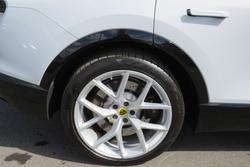 LOTUS Eletre Photo 4