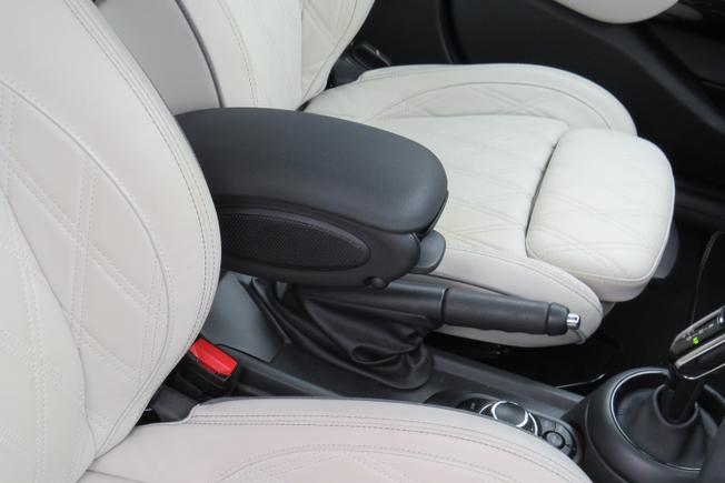 MINI Hatch Photo 19