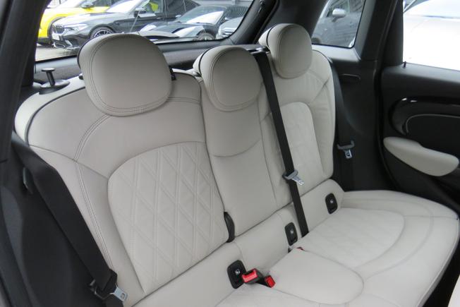 MINI Hatch Photo 21