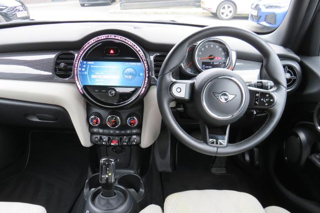 MINI Hatch Photo 22