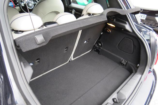 MINI Hatch Photo 24