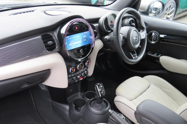 MINI Hatch Photo 27