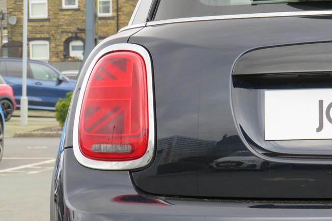 MINI Hatch Photo 35